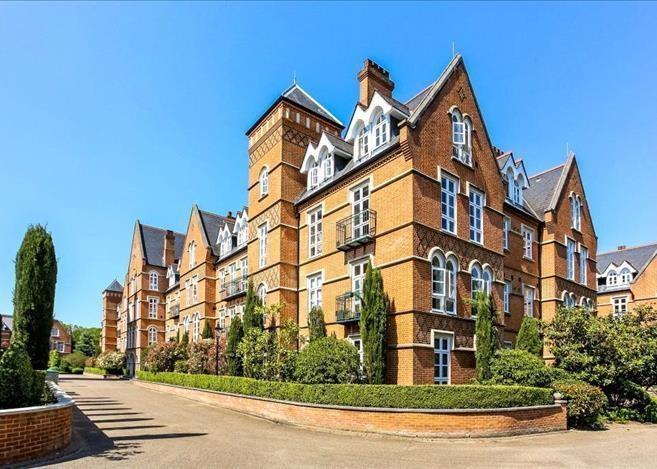 Holloway Drive, Virginia Water